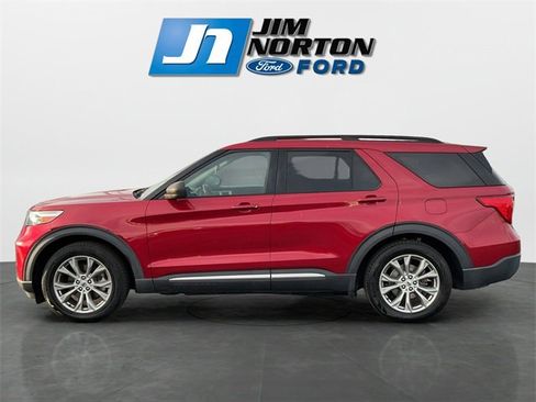 Used 2021 Ford Explorer XLT w/ Equipment Group 202A image 6