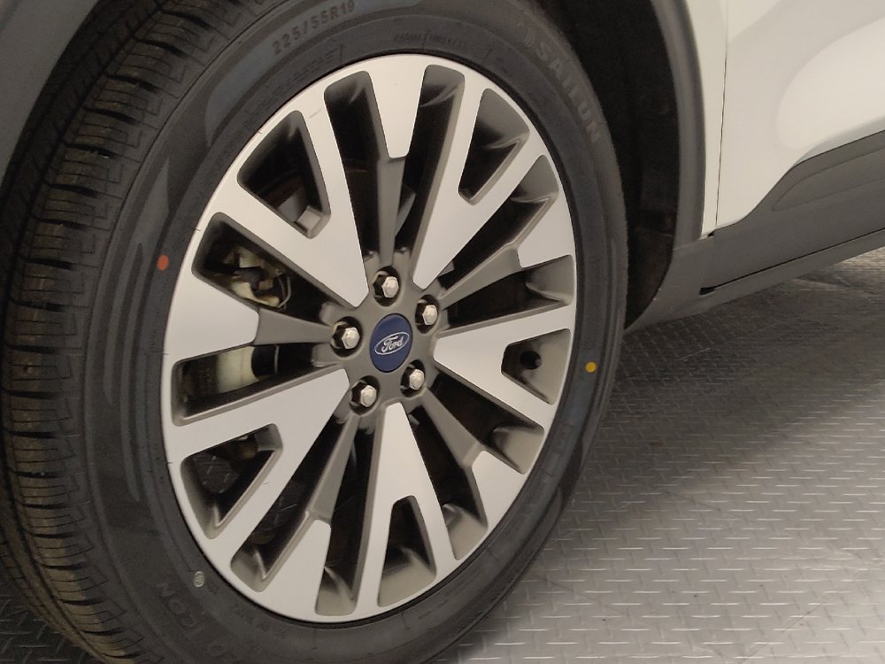 Used 2020 Ford Escape Titanium AWD/4WD image 31