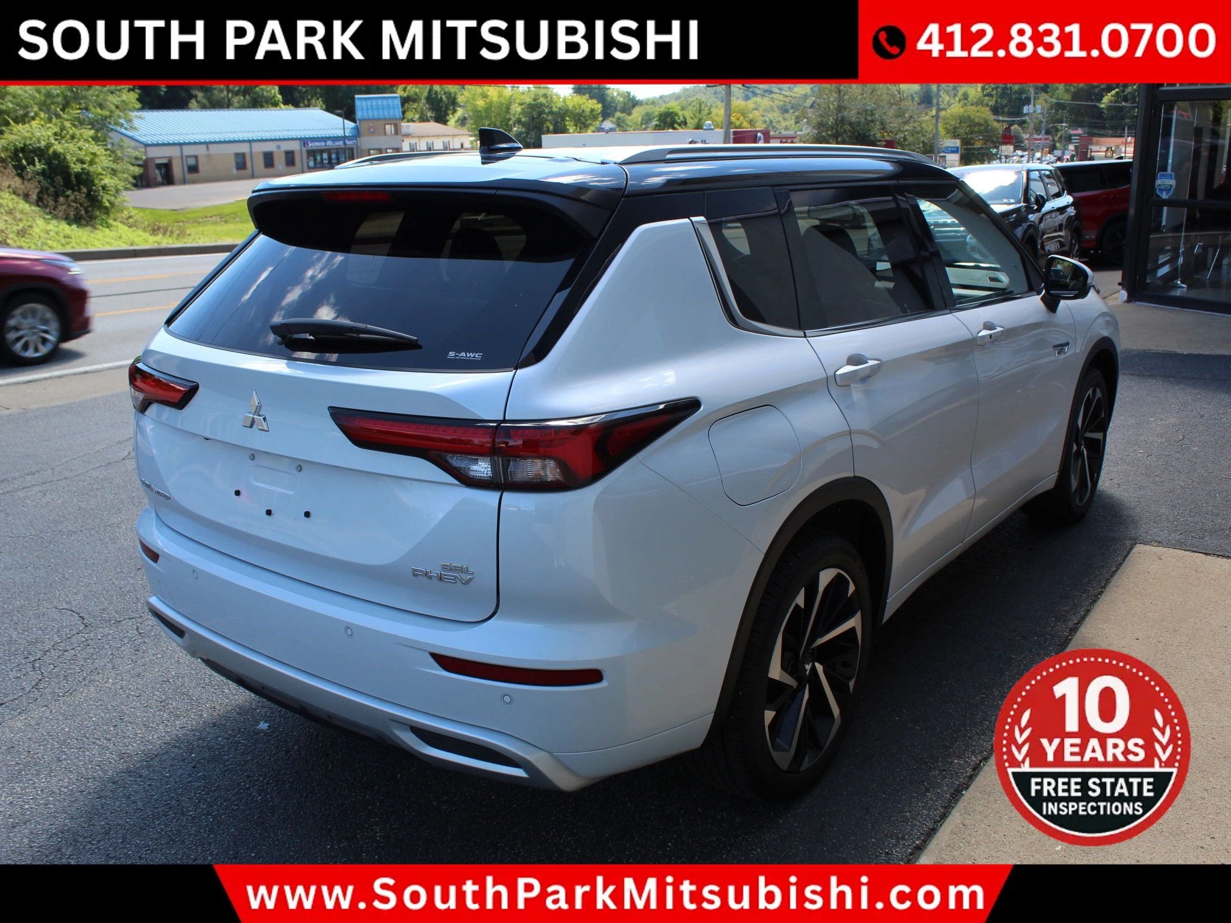 Used 2025 Mitsubishi Outlander 4WD Plug-In Hybrid image 9