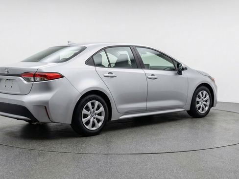 Used 2025 Toyota Corolla LE image 9