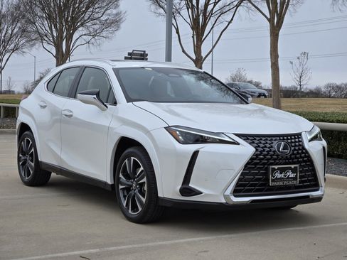 Used 2025 Lexus UX 300h FWD image 2