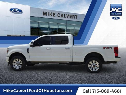 Used 2022 Ford F250 Platinum w/ FX4 Off-Road Package AWD/4WD image 2