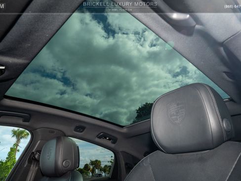 Used 2020 Porsche Cayenne image 28