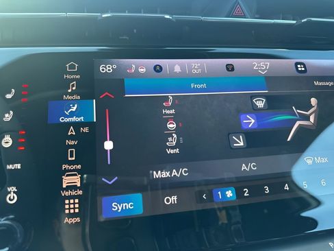 Used 2024 Jeep Wagoneer Launch Edition image 24