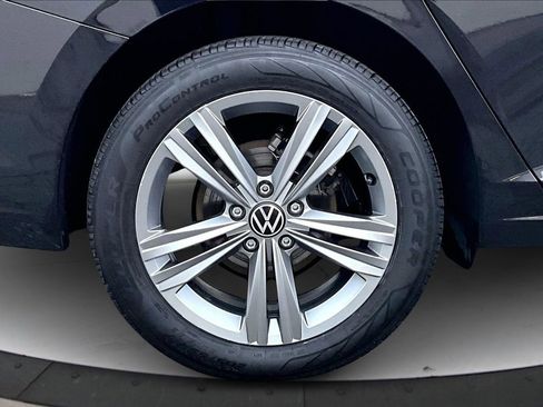 Used 2024 Volkswagen Jetta SE image 33