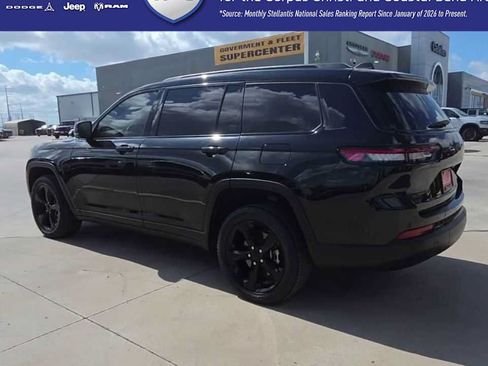 Used 2024 Jeep Grand Cherokee L Limited w/ Black Appearance Package AWD/4WD image 6