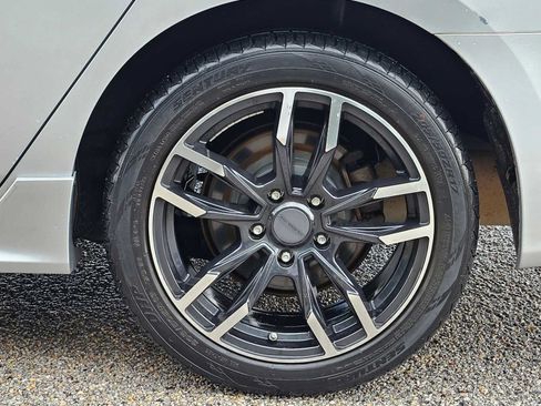 Used 2014 Nissan Sentra SR w/ Premium Package FWD image 14