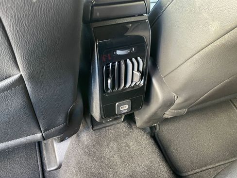 Used 2025 Jeep Compass Limited image 23