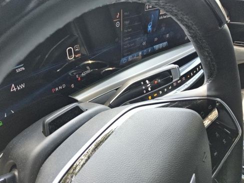 Used 2023 Cadillac Lyriq 2WD image 3
