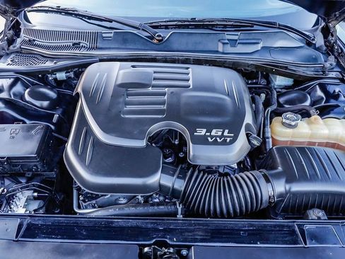 Used 2018 Dodge Challenger SXT w/ Blacktop Package image 27