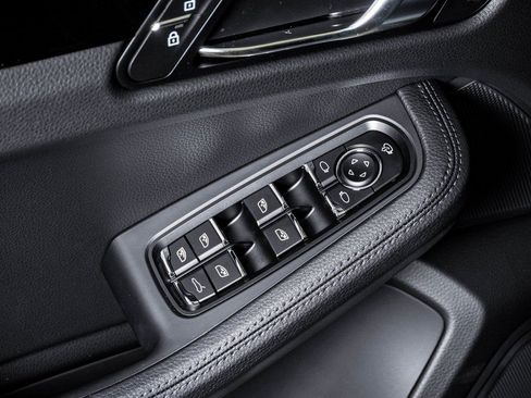 New 2026 Porsche Macan image 26