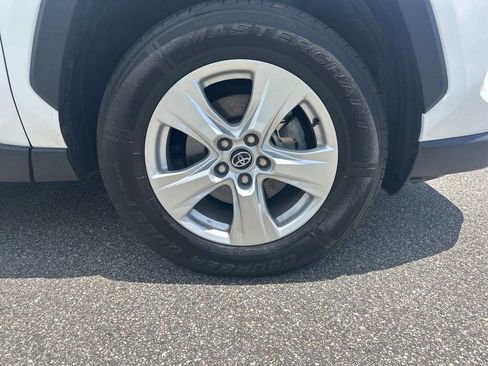 Used 2020 Toyota RAV4 XLE FWD image 9