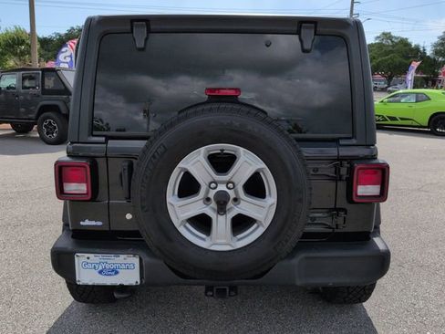 Used 2019 Jeep Wrangler Unlimited Sport S AWD/4WD image 5