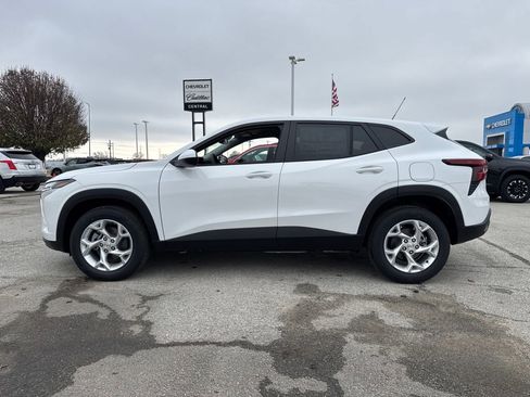 New 2026 Chevrolet Trax LS w/ LS Convenience Package image 2