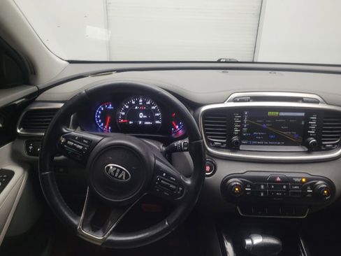 Used 2018 Kia Sorento SX image 22