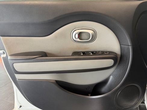 Used 2017 Kia Soul FWD image 23