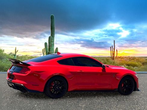 Used 2021 Ford Mustang Shelby GT500 w/ Technology Package RWD image 5