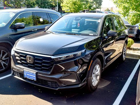 Used 2023 Honda CR-V LX image 1