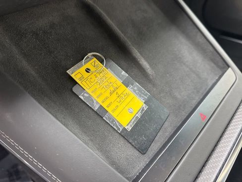 Used 2022 Tesla Model S Plaid image 37