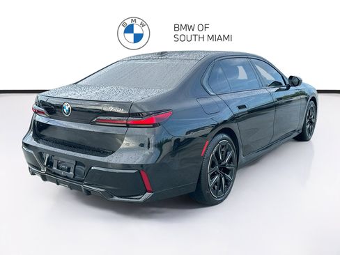Certified 2024 BMW 740i RWD image 7