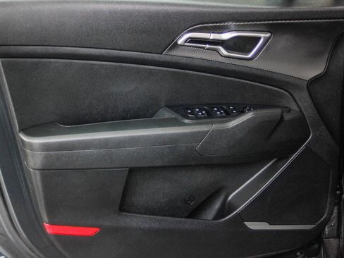 Used 2024 Kia Sportage LX image 24