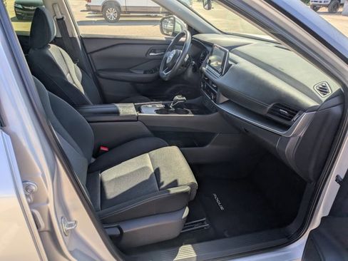 Used 2024 Nissan Rogue SV image 18
