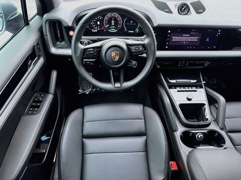 Used 2026 Porsche Cayenne E-Hybrid AWD/4WD image 18