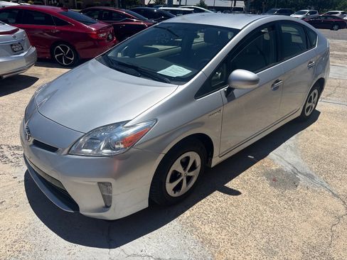 Used 2014 Toyota Prius Two FWD image 1