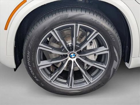 New 2026 BMW X5 xDrive50e w/ M Sport Package image 10