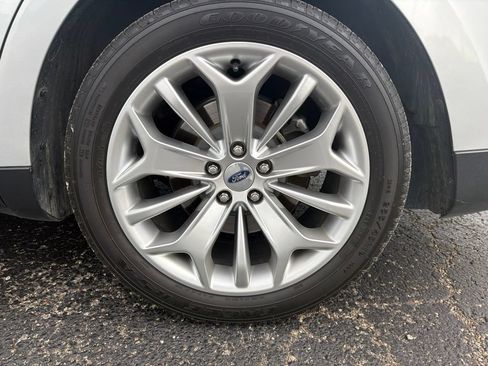 Used 2019 Ford Taurus Limited FWD image 36