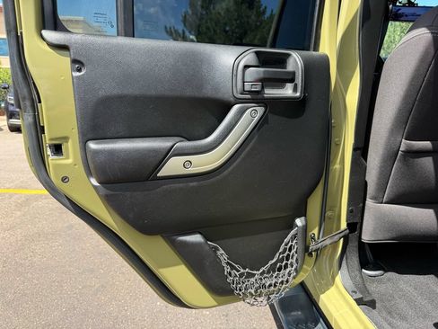 Used 2013 Jeep Wrangler Unlimited Sahara w/ Connectivity Group AWD/4WD image 13