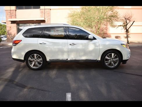 Used 2016 Nissan Pathfinder Platinum w/ Cargo Package FWD image 1