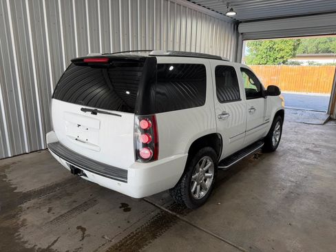 Used 2014 GMC Yukon Denali AWD/4WD image 5