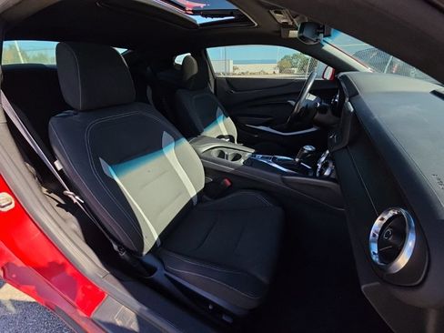Used 2021 Chevrolet Camaro LT RWD image 6