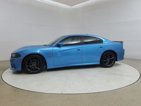 Used 2019 Dodge Charger Scat Pack RWD image 3