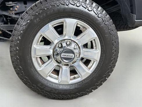 Used 2018 Ford F350 Platinum w/ Platinum Ultimate Package AWD/4WD image 32