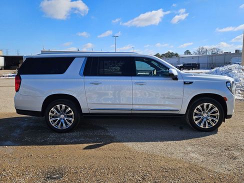 Used 2022 GMC Yukon XL Denali image 41