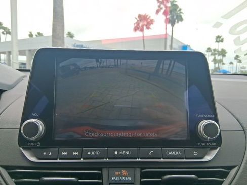 Used 2025 Nissan Altima 2.5 S FWD image 12