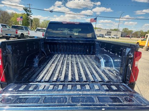 Used 2021 Chevrolet Silverado 2500 Custom w/ Custom Value Package AWD/4WD image 11