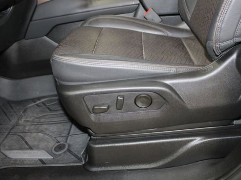 Used 2024 Chevrolet Tahoe High Country image 14