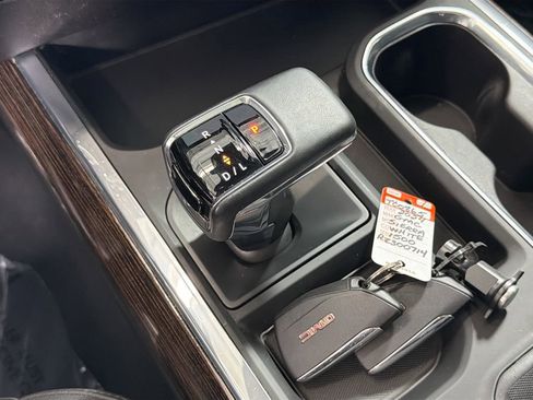 Used 2024 GMC Sierra 1500 Elevation w/ Elevation Premium Package AWD/4WD image 19