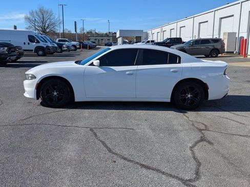 Used 2020 Dodge Charger SXT image 8
