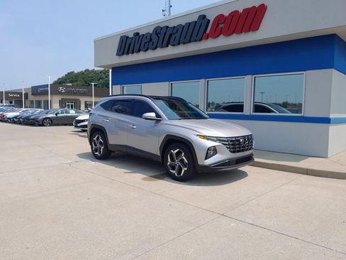 Used 2022 Hyundai Tucson Limited w/ Cargo Package AWD/4WD image 2