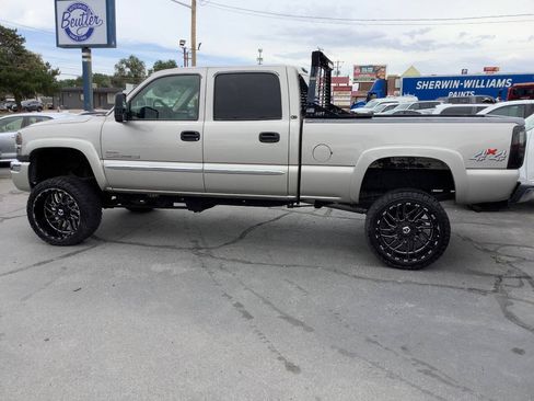 Used 2006 GMC Sierra 2500 SLE w/ Onstar Plus Package AWD/4WD image 21
