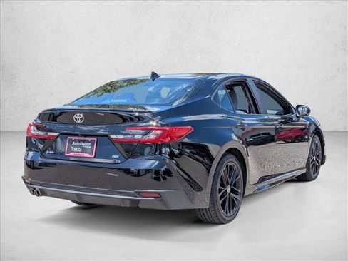 Used 2025 Toyota Camry SE w/ Multimedia Upgrade Package FWD image 5