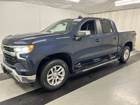 Used 2023 Chevrolet Silverado 1500 LT AWD/4WD image 5