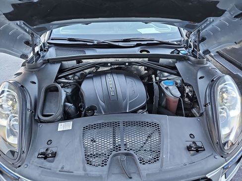 Used 2017 Porsche Macan image 36