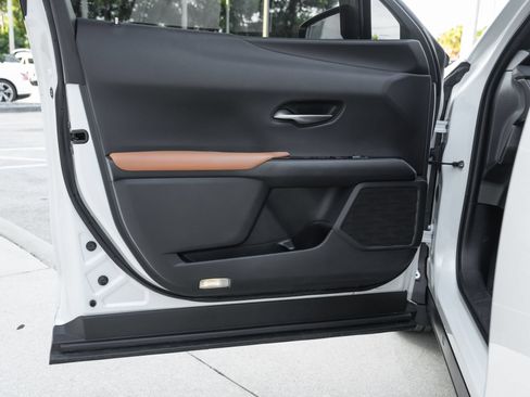 Used 2022 Lexus UX 250h w/ Premium Package AWD/4WD image 33
