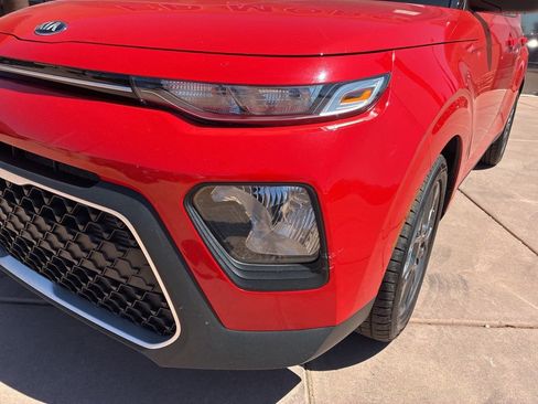Used 2021 Kia Soul S FWD image 3