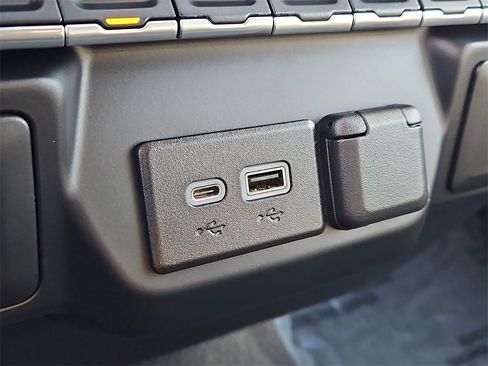 Used 2022 Chevrolet Silverado 1500 Custom Trail Boss w/ Safety Confidence Package image 18